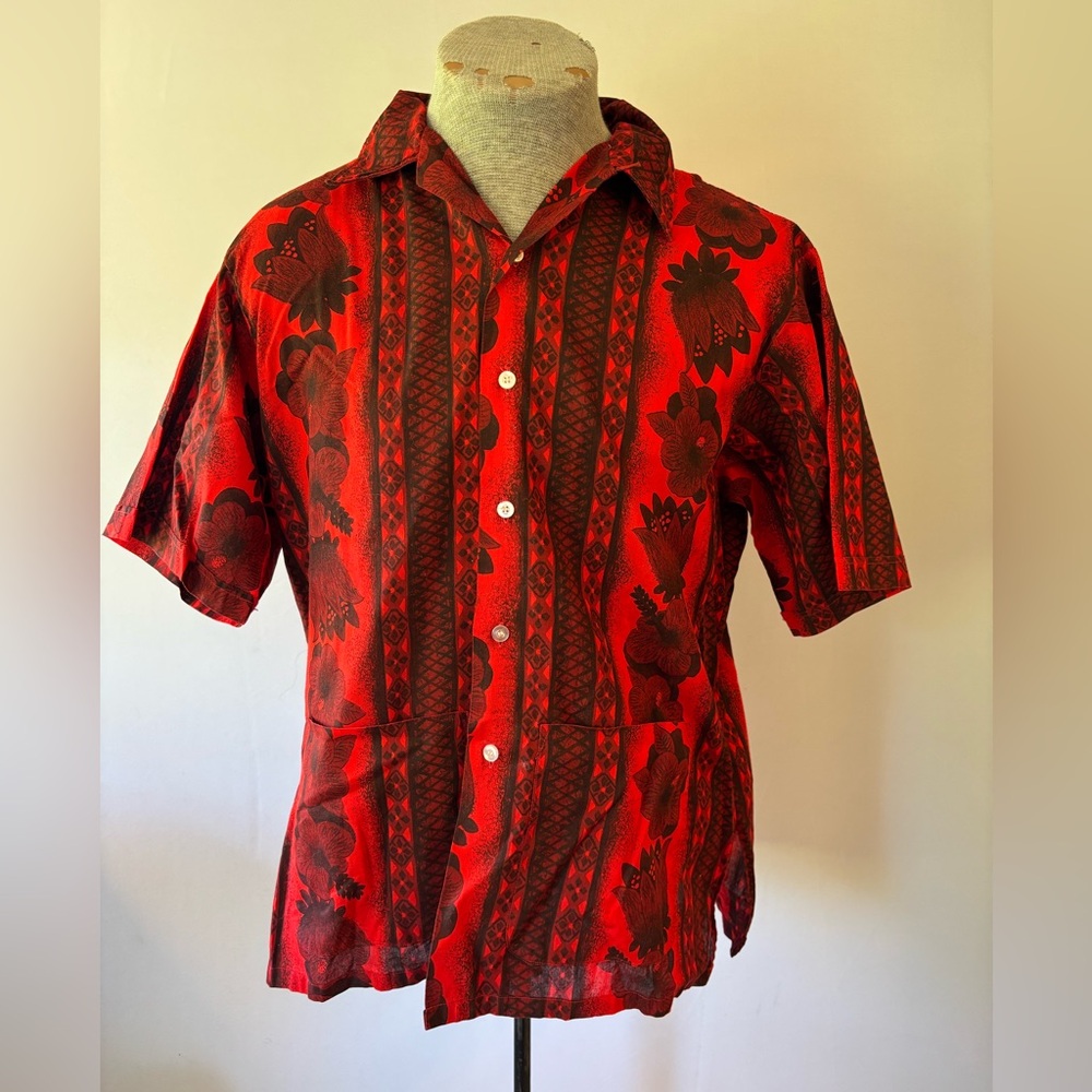 Vintage cotton Lord Benson Hawaiian shirt. Waist pockets. Good cond. Men’s L